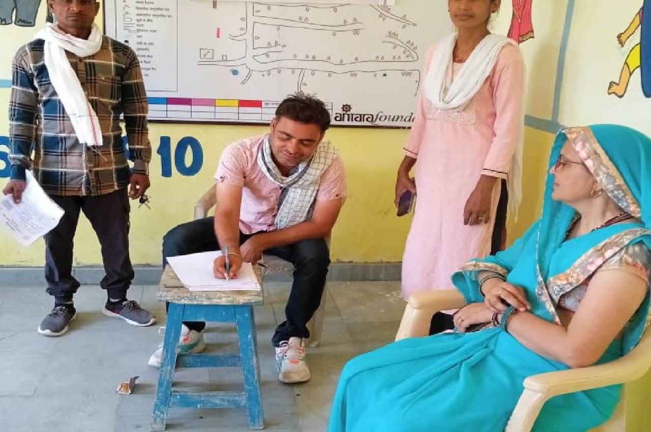 बिटिया का जन्म प्रमाण पत्र बना तो खुशी से झूम उठे अजमेर, इस योजना से काम हुआ आसान