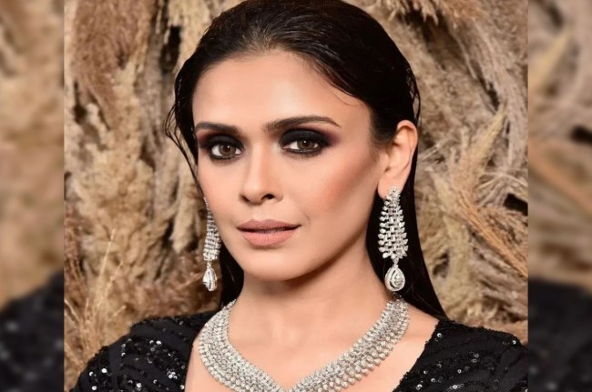 Hrishitaa Bhatt, Hrishitaa Bhatt, Birthday, Actress Hrishitaa Bhatt