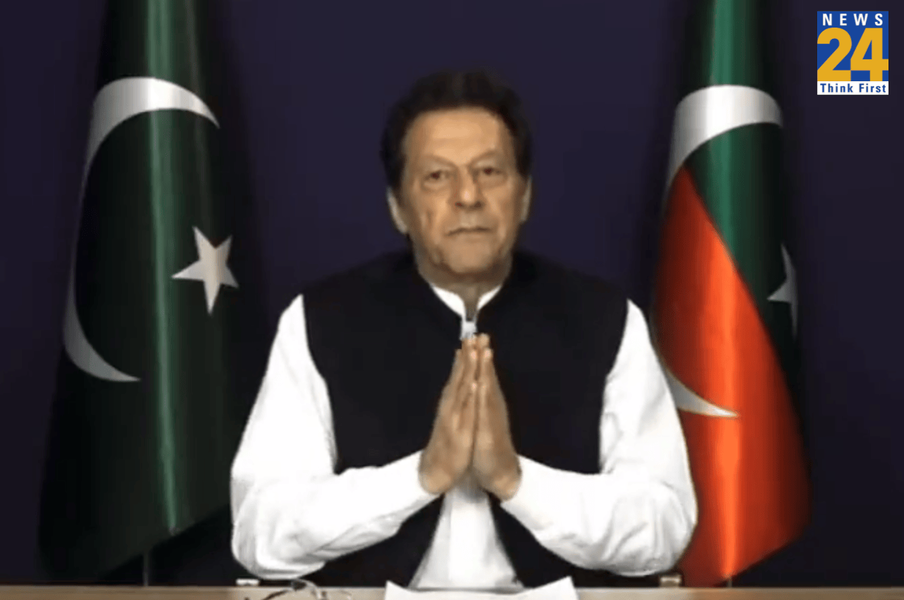 Imran Khan: 'पाकिस्तान डूब रहा है...', गिड़गिड़ाते हुए इमरान खान ने सुप्रीम कोर्ट को बताया आखिरी उम्मीद, 'कश्मीर' पर दिया 'नापाक' बयान
