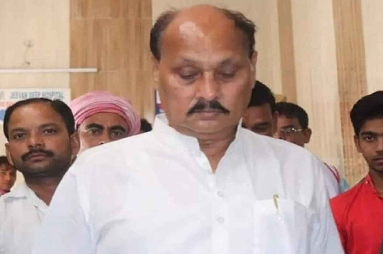 सपा को बड़ा झटका; जौनपुर MP-MLA कोर्ट ने विधायक रमाकांत यादव को सुनाई 9 माह की सजा