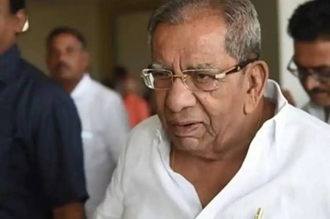 Karnataka CM Tussle, Karnataka CM, Karnataka News, CM Candidates, Siddaramaiah, DK Shivakumar