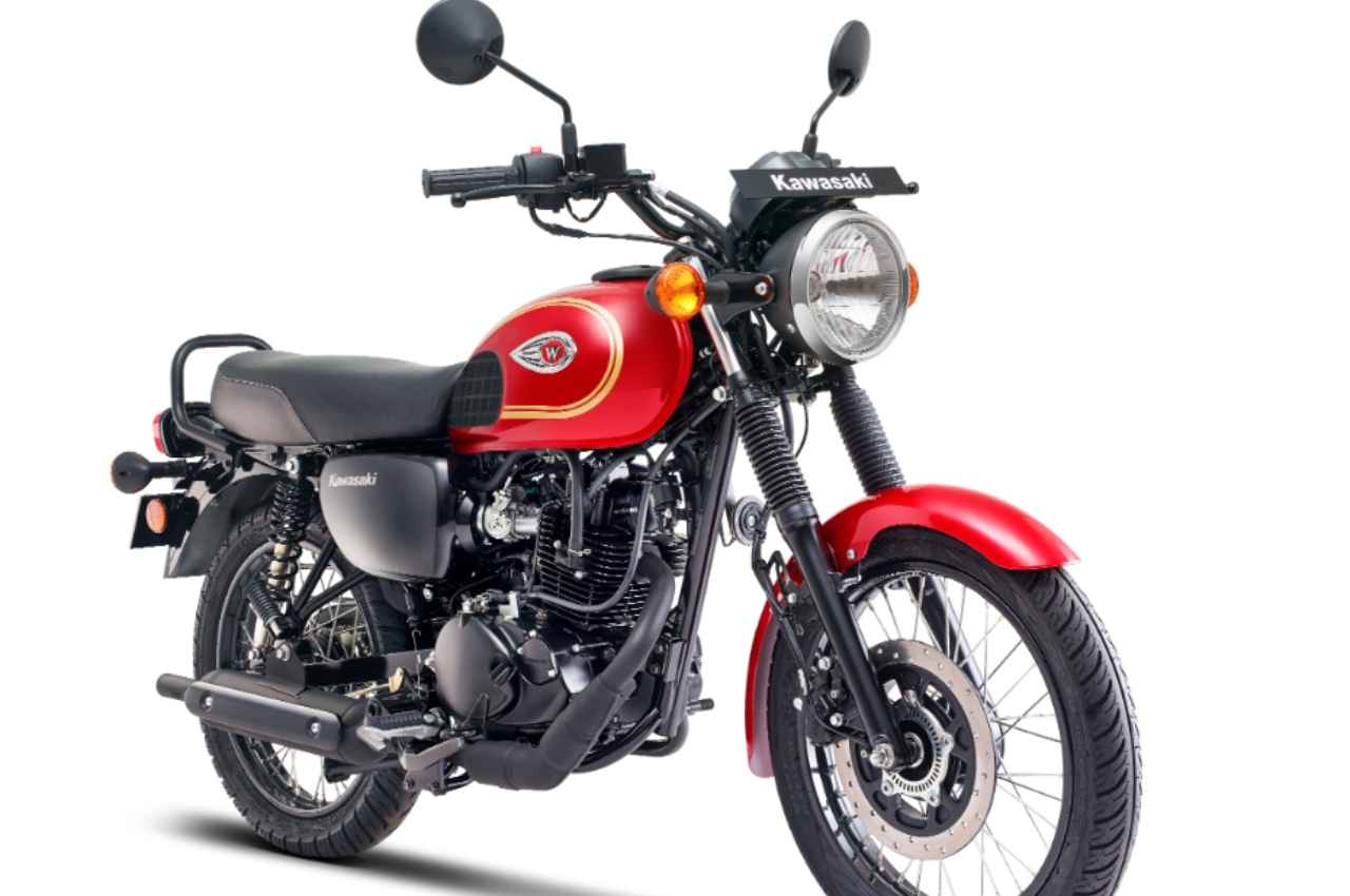 स्पोक व्हील और गोल हेडलाइट, Kawasaki की इस बाइक को देख कार वाले भी हार बैठे दिल, जानें कीमत