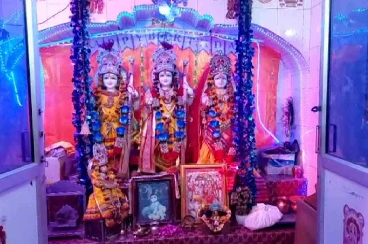 MP Radha-Krishna Temple: छतरपुर में पत्नी की याद में बनवाया राधे-कृष्ण का मंदिर, मुस्लिम कलाकारों ने की नक्काशी