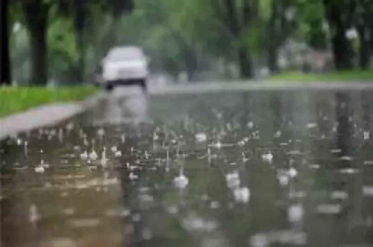 MP Weather Update: मध्य प्रदेश के 12 जिलों में ओलावृष्टि का ऑरेंज अलर्ट, तेज बारिश का भी अनुमान