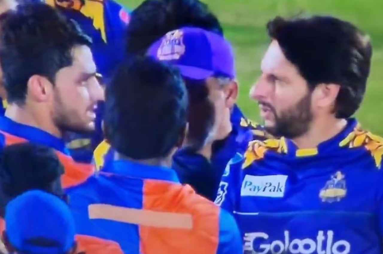 Naveen Ul Haq Shahid Afridi Fight