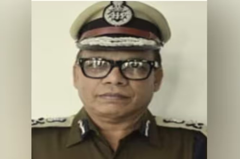 New UP DGP, UP Police New DGP, IPS Vijay Kumar, New Head of Uttar Pradesh Police, IPS RK Vishwakarma