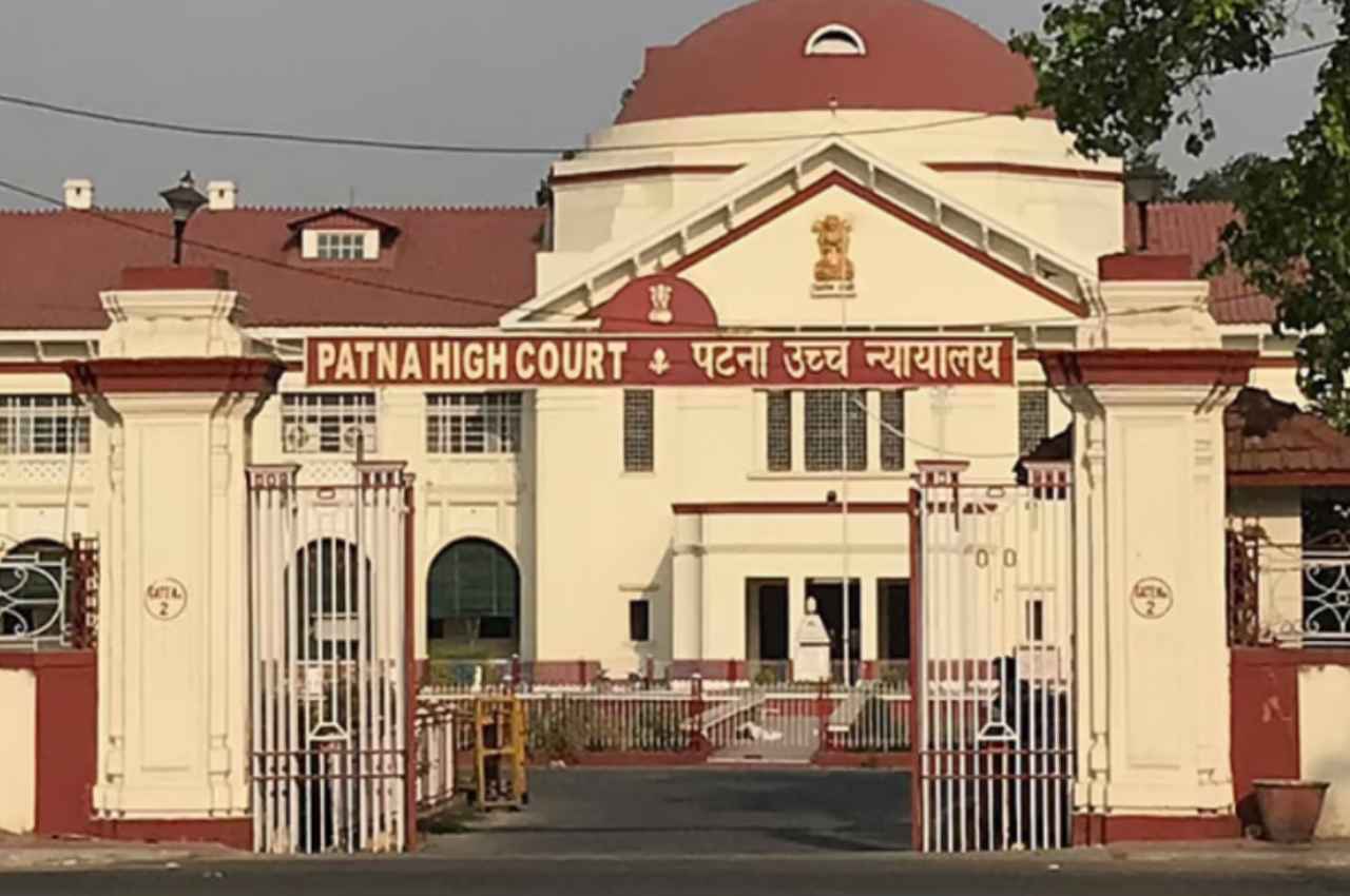 Bihar: नीतीश-तेजस्वी सरकार को पटना हाई कोर्ट से झटका, जातीय जनगणना पर लगाई रोक