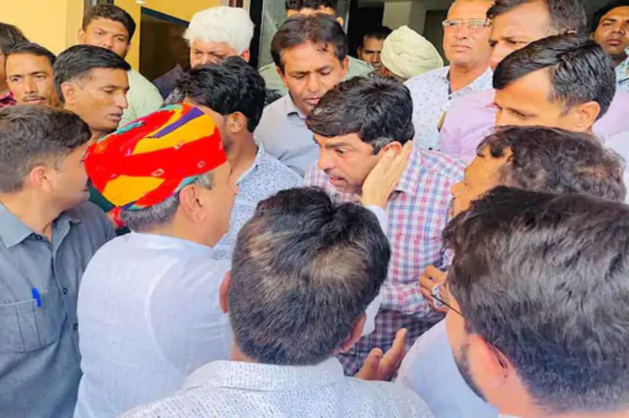 राजस्थान में कांग्रेस के दिग्गजों की लड़ाई-कार्यकर्ताओं पर आई, चुनावी साल में बनी चिंता का कारण