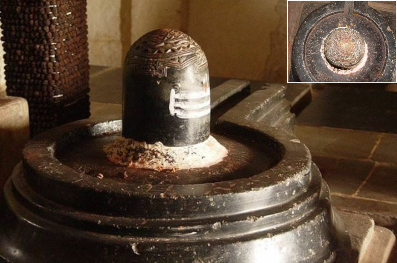 Shivalinga with Sri Chakra chintamani temple hampi