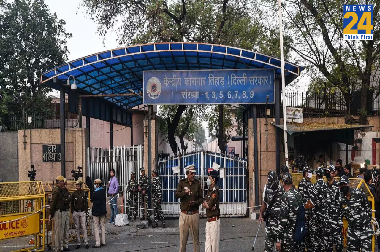 inmate hangs self, Tihar jail, Delhi News, Suicide Case
