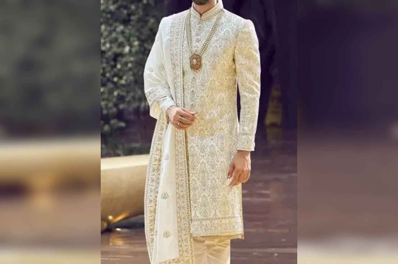शादी की शेरवानी पहनते समय दूल्हे को पड़ा हार्ट अटैक, फिर बाराती बनने आए रिश्तेदारों ने कराया अंतिम संस्कार