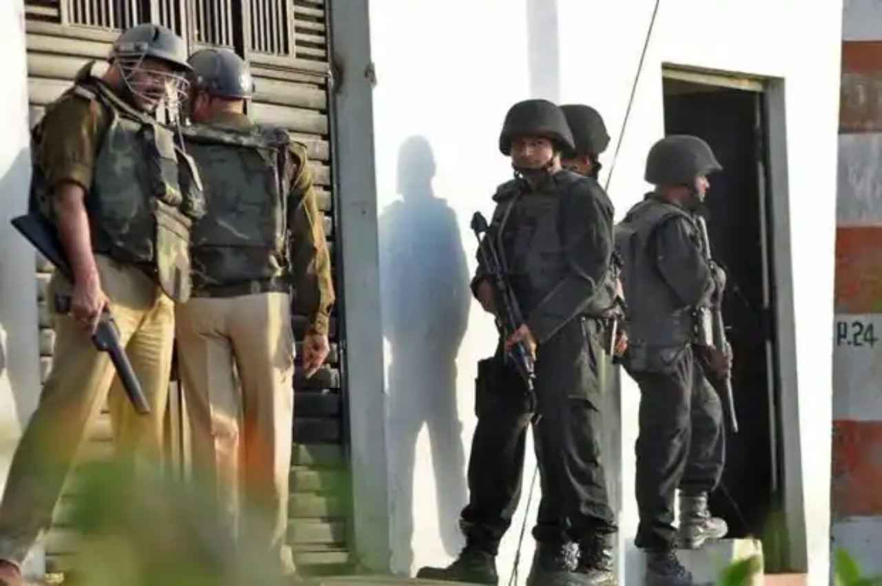 UP News: लखनऊ समेत 7 जिलों में UP-ATS की छापेमारी; पीएफआई से जुड़े 55 संदिग्धों को उठाया