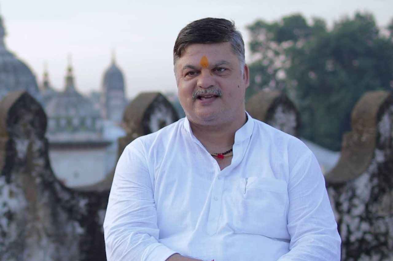 UP Nikay Chunav 2023: डिफेंस स्टडीज में ग्रेजुएट गिरीश त्रिपाठी ने जीता अयोध्या मेयर का चुनाव; इस मठ के हैं महंत, जानें सब कुछ