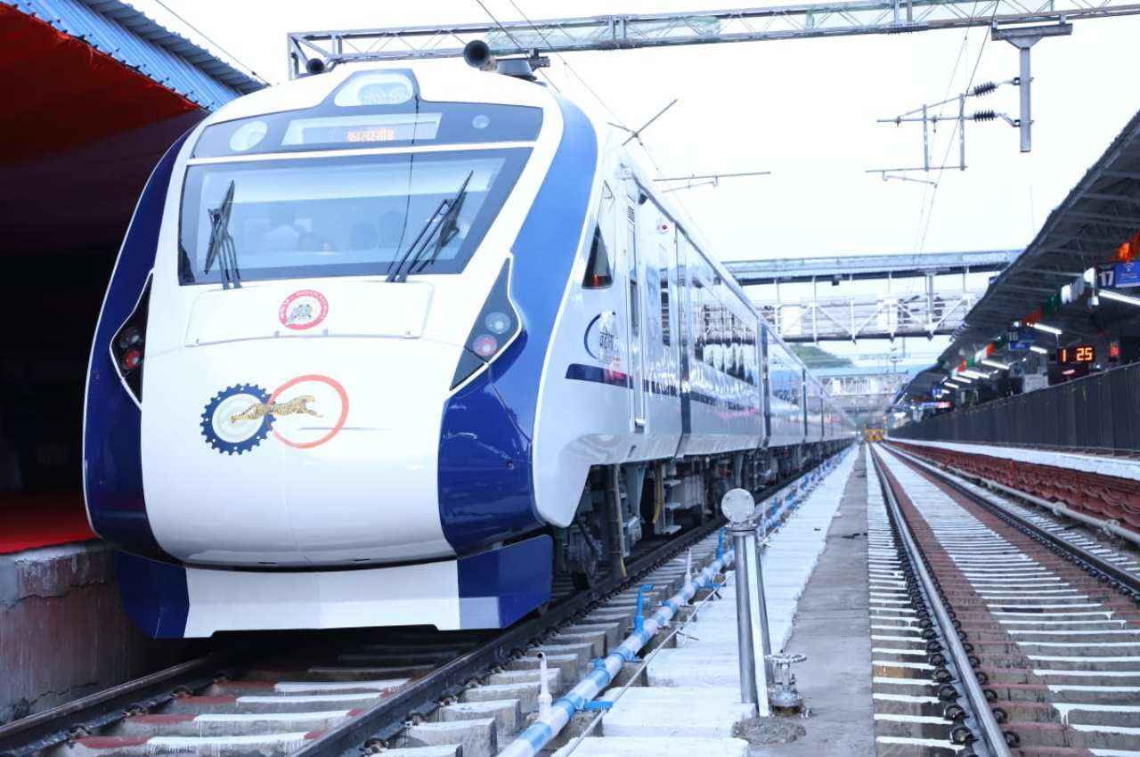 Vande Bharat Train: बिहार समेत इन राज्यों के लिए अच्छी खबर! जून में बढ़ जाएगी वंदे भारत एक्सप्रेस की पहुंच, 400 ट्रेनों का टेंडर जारी