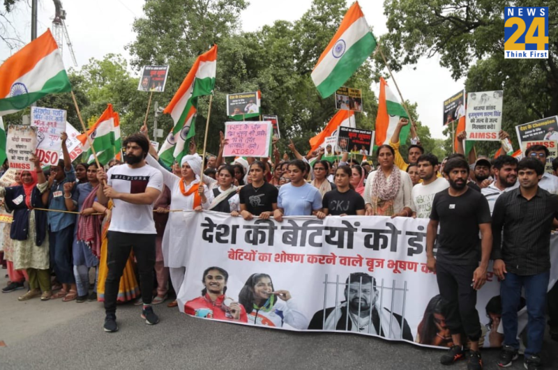 Bajrang Punia, Sakshi Malik, Vinesh Fogat, Wrestlers Caandlelight protest, WFI chief Brij Bhushan Singh, Delhi