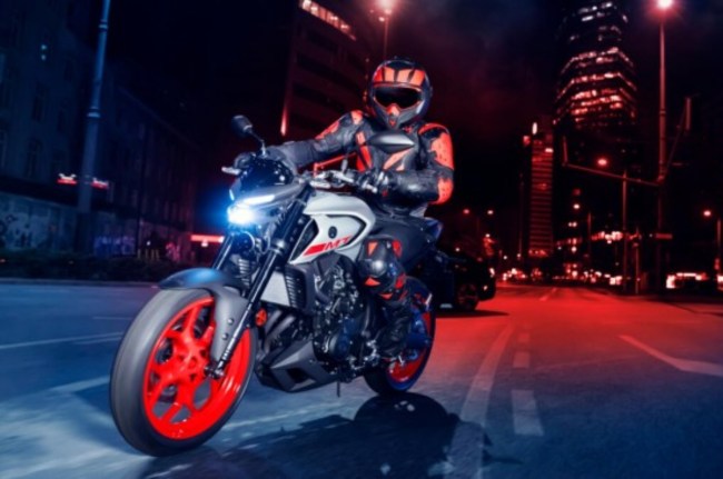 yamaha-mt-03 price, yamaha-mt-03 mileage, bikes under 3 lakhs, petrol bikes