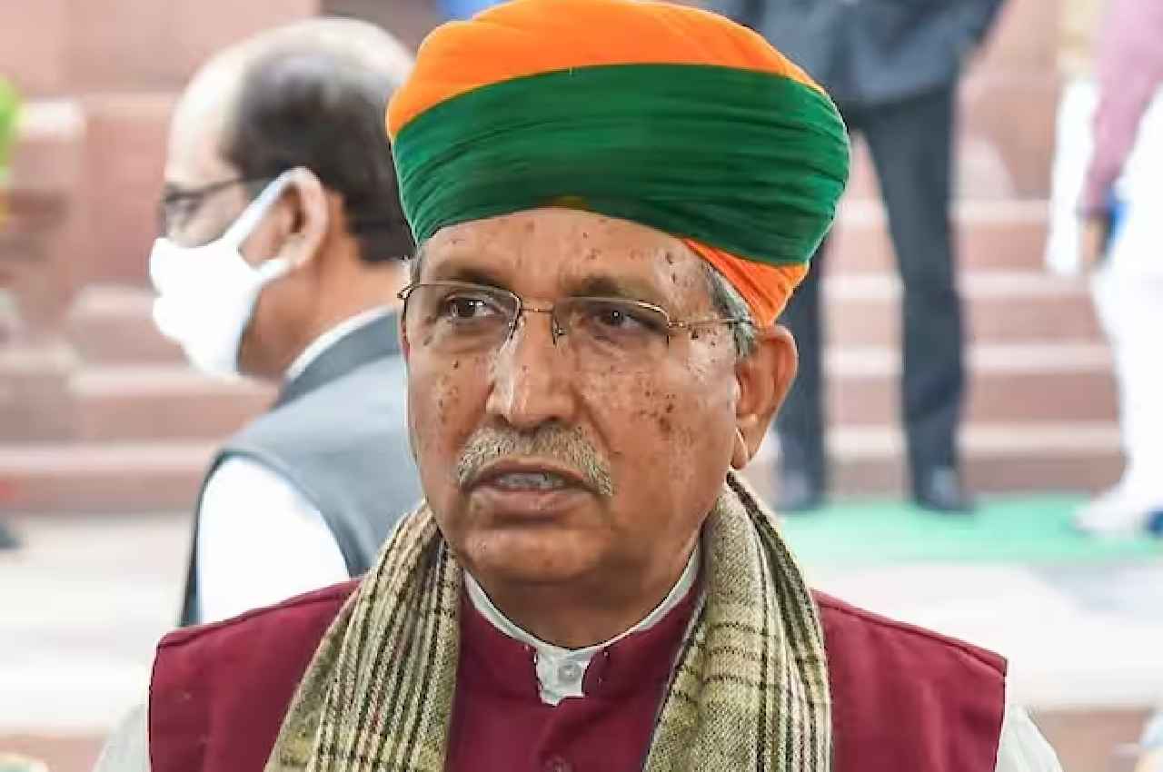 8वीं में हुई शादी, फिर IAS और अब बने देश के कानून मंत्री; ऐसा रहा है अर्जुन मेघवाल का सफर