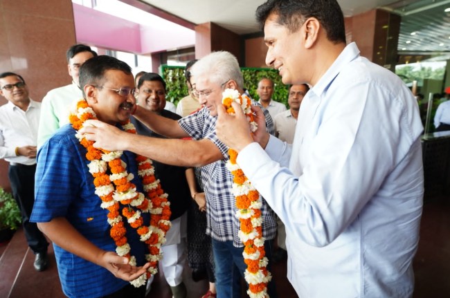 Supreme Court, Delhi Secretariat, Arvind Kejriwal, Government of Delhi, Central Government