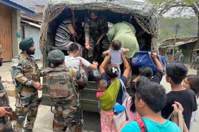manipur violence, assam rifles, indian army, manipur curfew, churachandpur