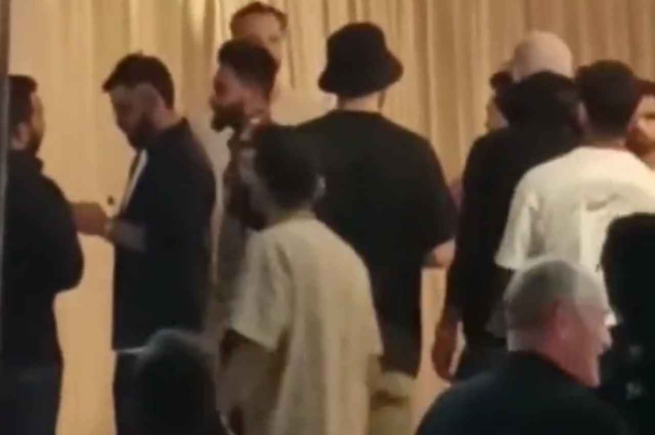 मोहम्मद सिराज के नए घर में सितारों का मेला, विराट कोहली ने दी बधाई, देखें वीडियो
