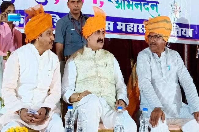 mp politics narottam mishra ghanshyam singh