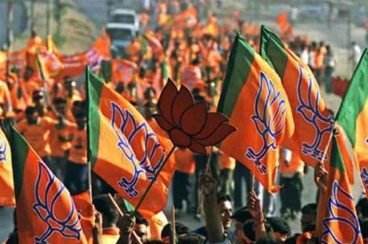 CG के बाद MP में भी बीजेपी को लग सकता है बड़ा झटका, दिग्गज नेता ने दिया बड़ा बयान