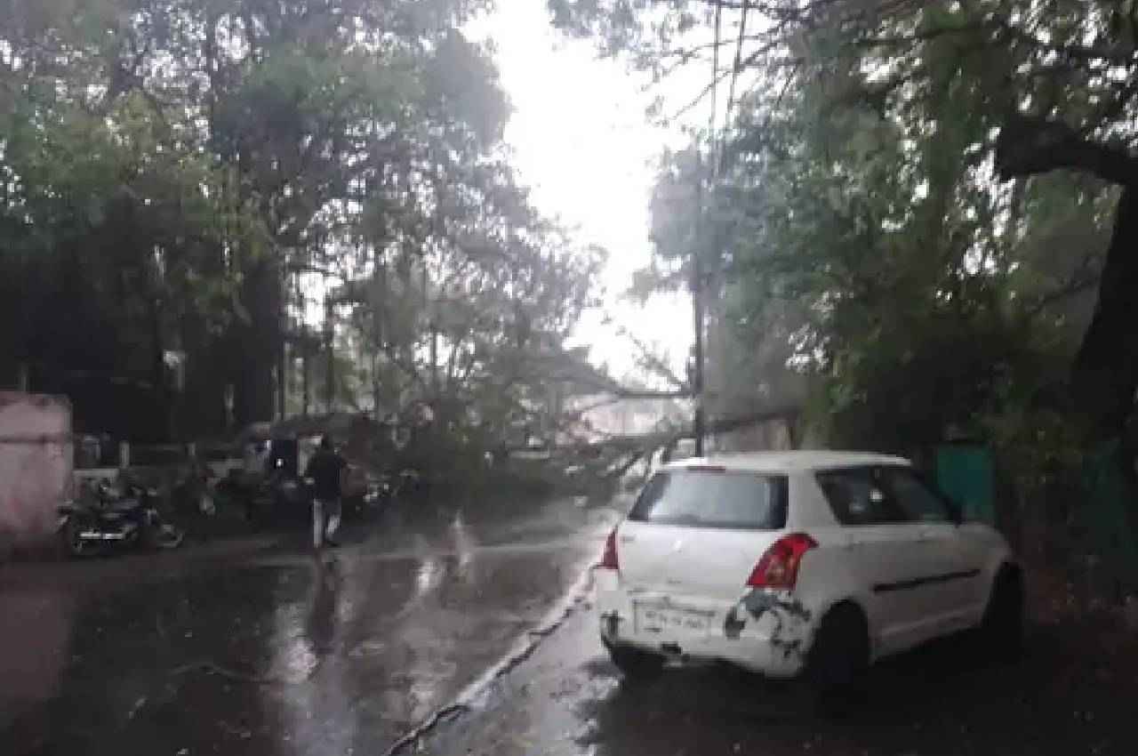 MP Weather Update: मध्य प्रदेश में फिर बदला मौसम, तेज गर्मी के बाद इन जिलों में बारिश-आंधी की संभावना
