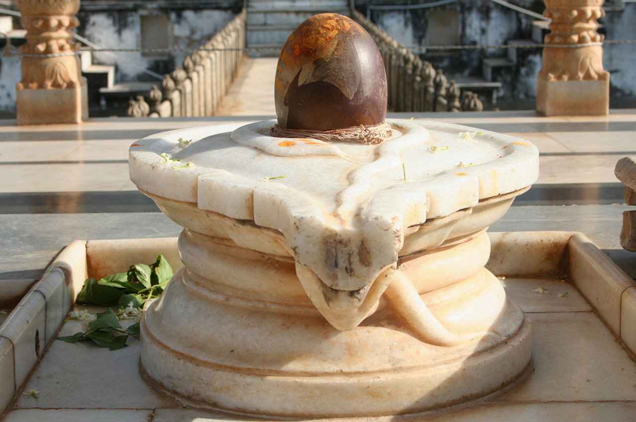 30 मई को है गंगा दशहरा, इन उपायों से खुल जाएंगे बंद किस्मत के ताले