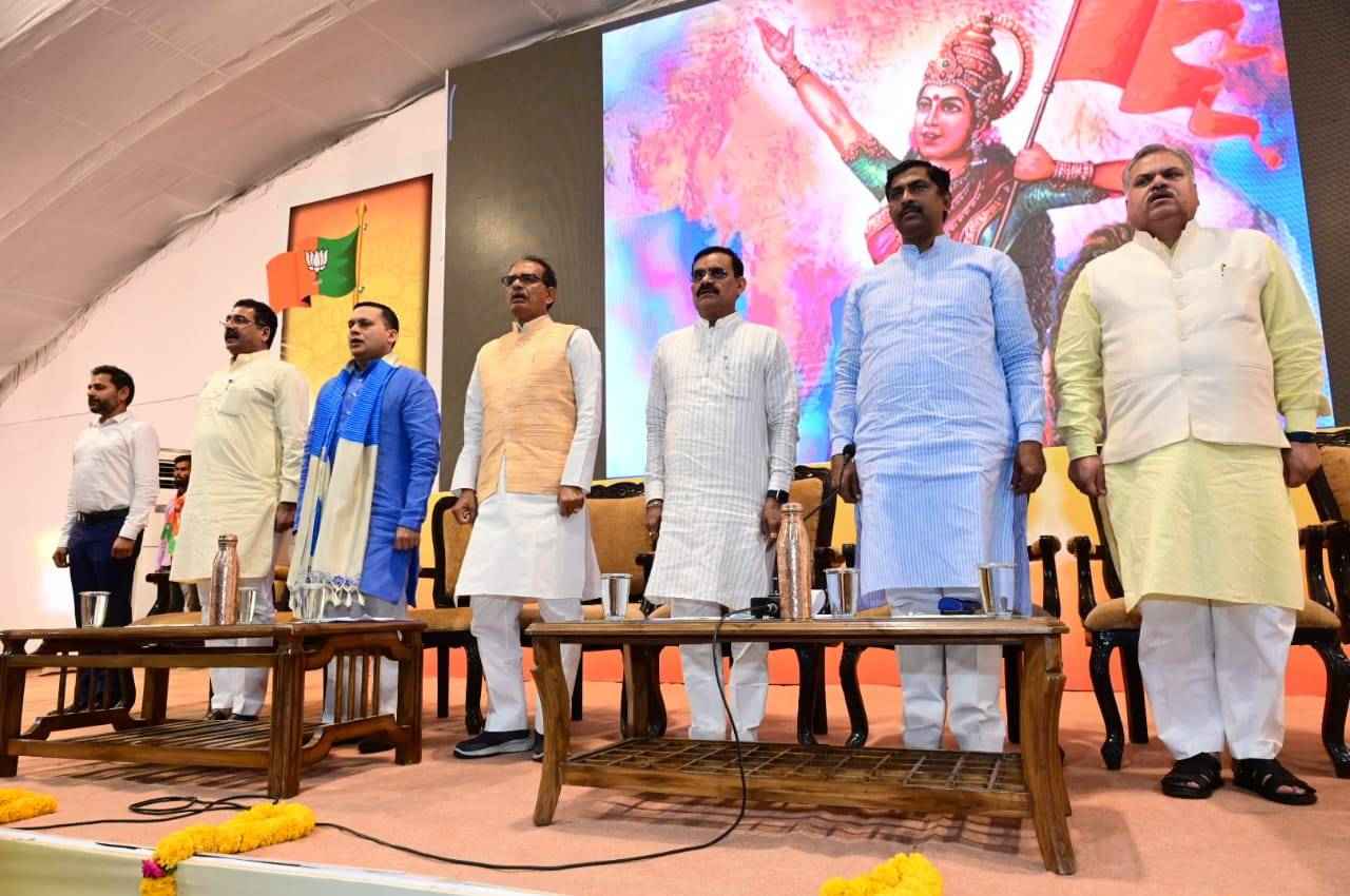 MP में BJP क्यों कर रही सोशल मीडिया पर फोकस, CM शिवराज बोले-हाजिर जवाब मिलना चाहिए