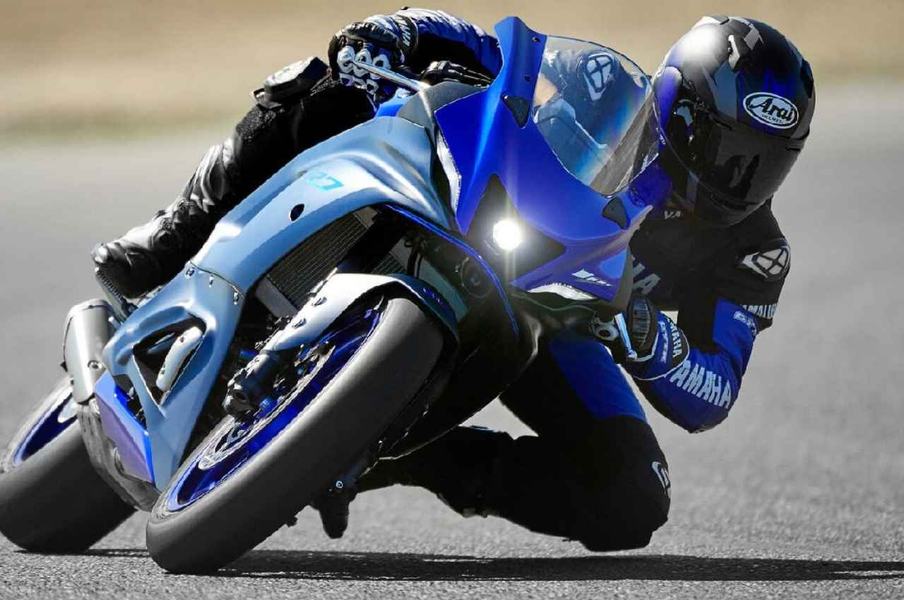 Yamaha R7: फैबुलस लुक्स और 689 cc का जबरदस्त इंजन, जानें लॉन्च डेट