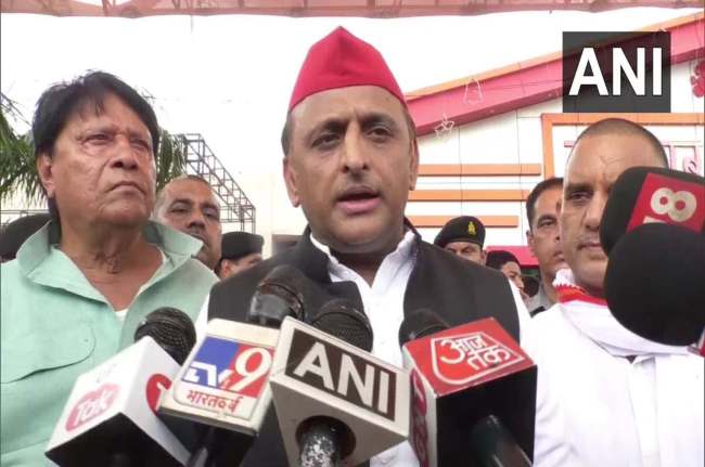 Ballia News, Ballia heatstroke, Akhilesh Yadav, Brajesh Pathak, UP Health department, UP News (1) Ballia News, Ballia heatstroke, Akhilesh Yadav, Brajesh Pathak, UP Health department, UP News