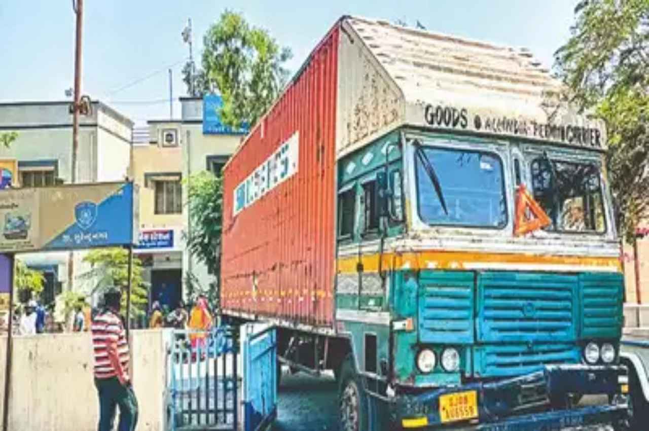 भीलवाड़ा पुलिस की बड़ी कार्रवाई, शराब से भरा कंटेनर पकड़ा, 2 तस्कर गिरफ्तार