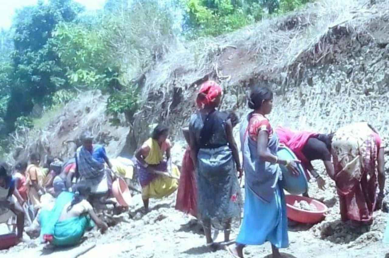 कवर्धा: महात्मा गांधी नरेगा योजना से आसान हुआ सफर, 15 किलोमीटर की दूरी कम होकर 3 किलोमीटर हुई
