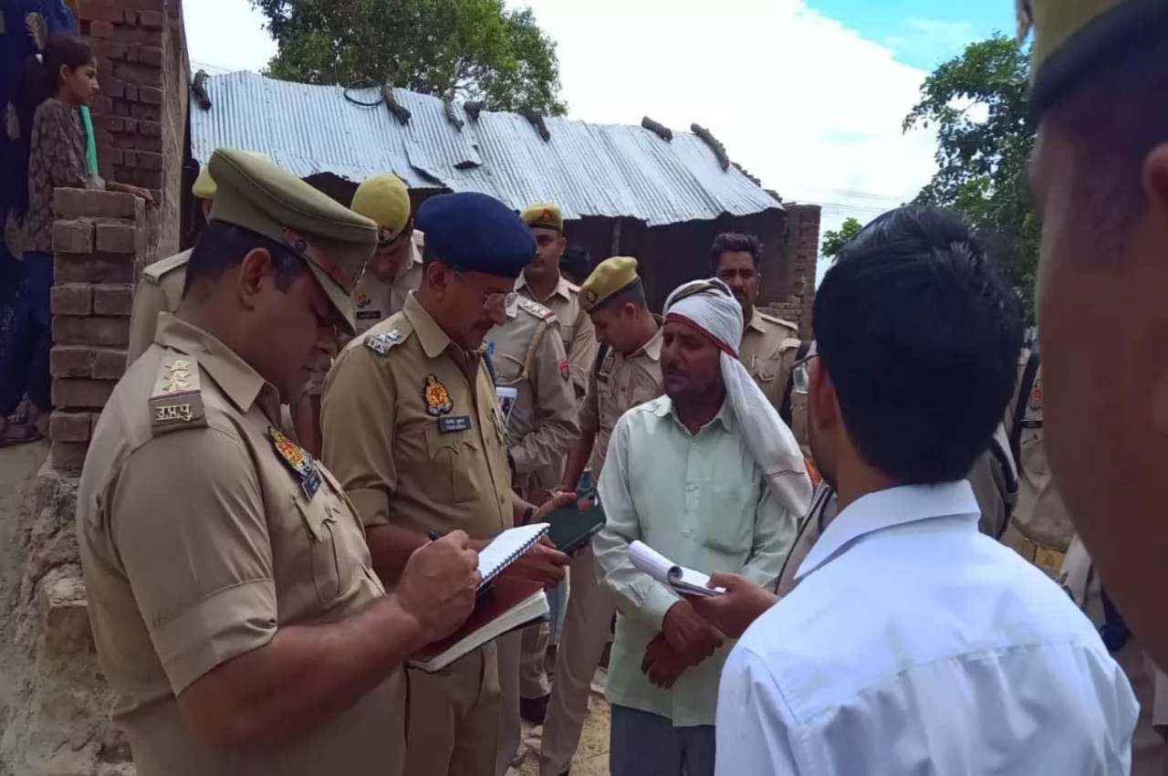 Crime News: मैनपुरी में जमीन को लेकर विवाद; एक ही परिवार के तीन लोगों की गोली मारकर हत्या