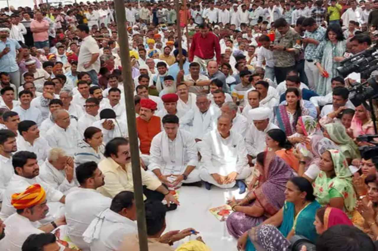 Dausa: पिता राजेश पायलट की पुण्यतिथि पर बोले सचिन- 'हर गलती सजा मांगती है, सबसे बड़ा न्याय नीली छतरी वाला करता है'