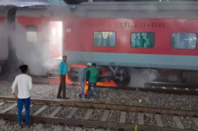 Durg-Puri Express Durg Puri Express, Odisha Train Accident, Odisha Fire In Train