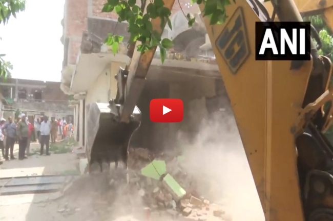 Gorakhpur News, Bulldozer Action, CM Yogi city, gangster Rakesh Yadav, UP News