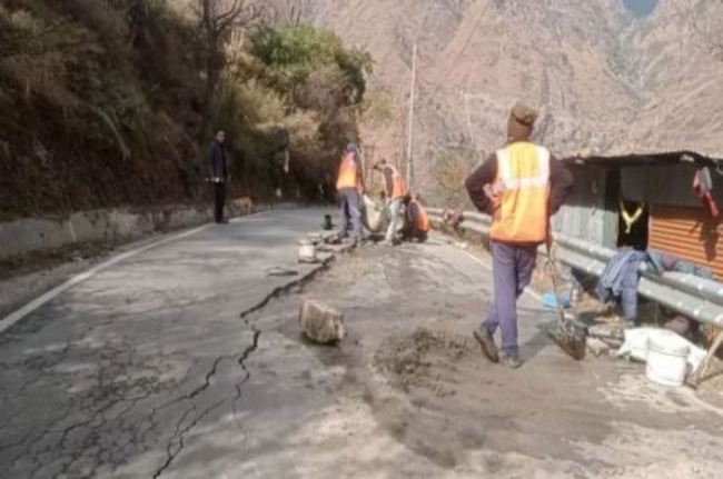 uttarkashi sinking news, uttarakhand news, land subsidence, mastari village, joshimath subsidence, joshimath sinking, cracks in mastari village
