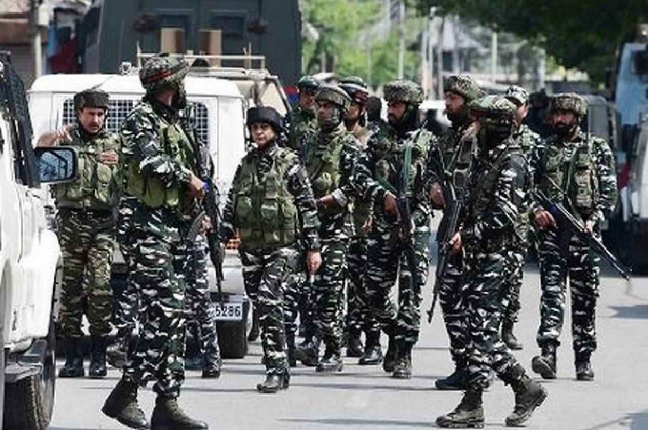 Manipur Violence: सेना का बड़ा दावा- मणिपुर में महिला कार्यकर्ता जानबूझकर सुरक्षाबलों के काम में हस्तक्षेप कर रही हैं