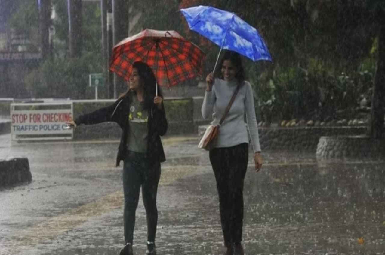 Monsoon Update 2023: जोधपुर में बारिश के बाद खेतों में भरा पानी, मौसम विभाग ने इन 6 जिलों के लिए जारी की चेतावनी