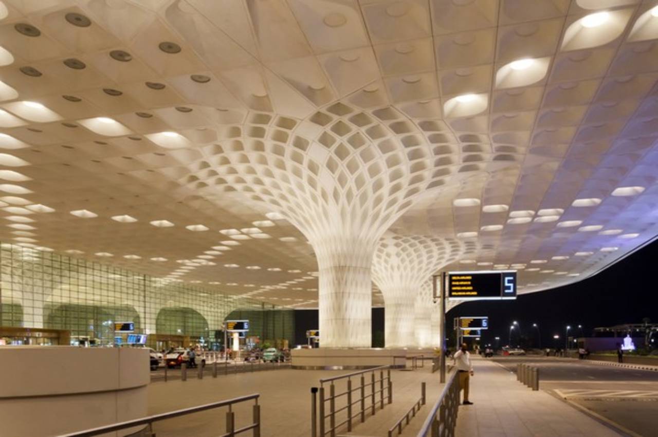 Mumbai airport, Crime News, Mumbai News