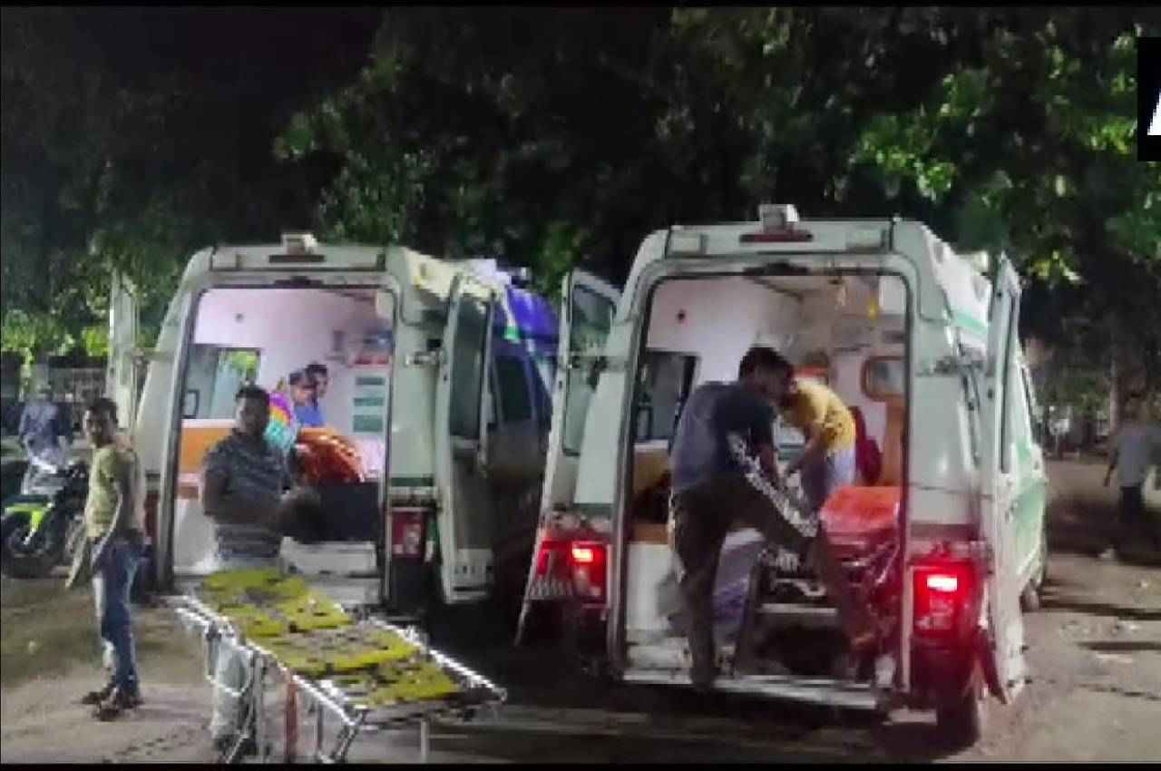 Odisha Bus Accident: ओडिशा के गंजम में दो बसों की टक्कर में 10 लोगों की मौत, 8 घायल