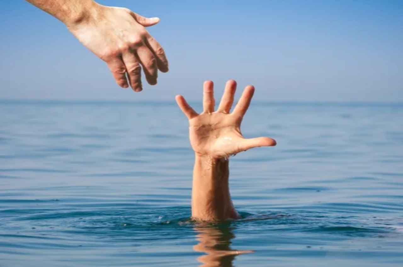 Prayagraj News: गंगा में नहाने गया RAF का जवान और 3 बच्चों की डूबकर मौत, परिवार में बचे सिर्फ इतने लोग