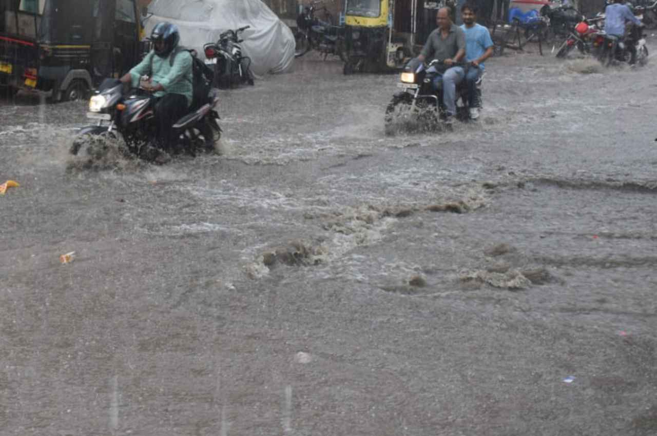 Rajasthan Weather: प्रदेश में मानसून ने दी दस्तक, मौसम विभाग ने आज इन जिलों के लिए जारी किया ऑरेंज अलर्ट