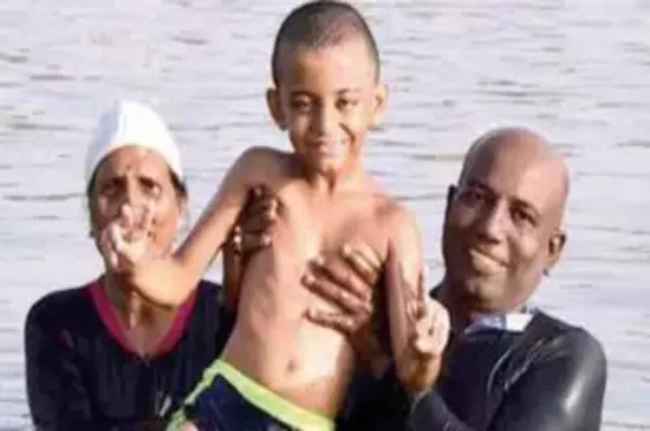 Rudra Kapoor crosses yamuna river sets record