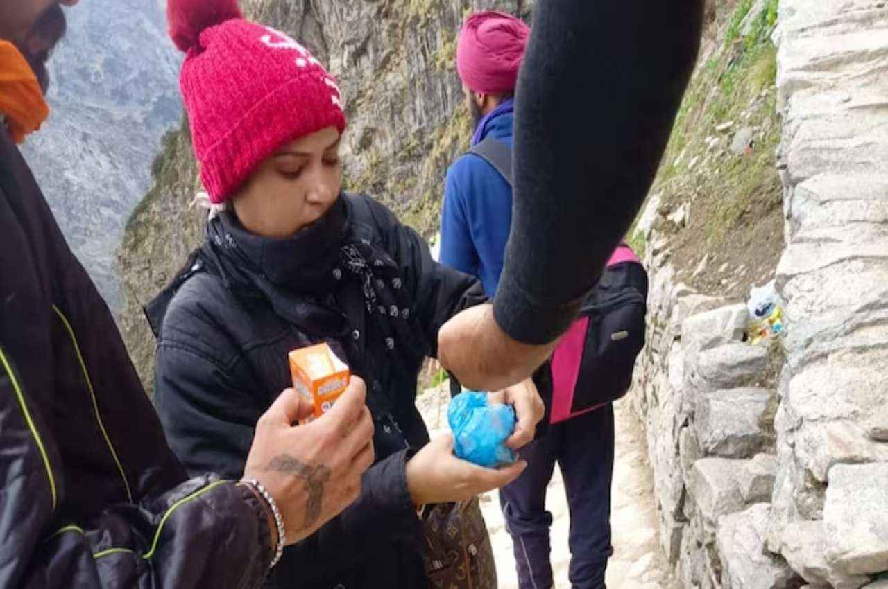 Uttarakhand News: उत्तराखंड में तीर्थयात्रा कर रही 'डाकू हसीना' गिरफ्तार, 8.5 करोड़ की डकैती के बाद जा रही थी मत्था टेकने