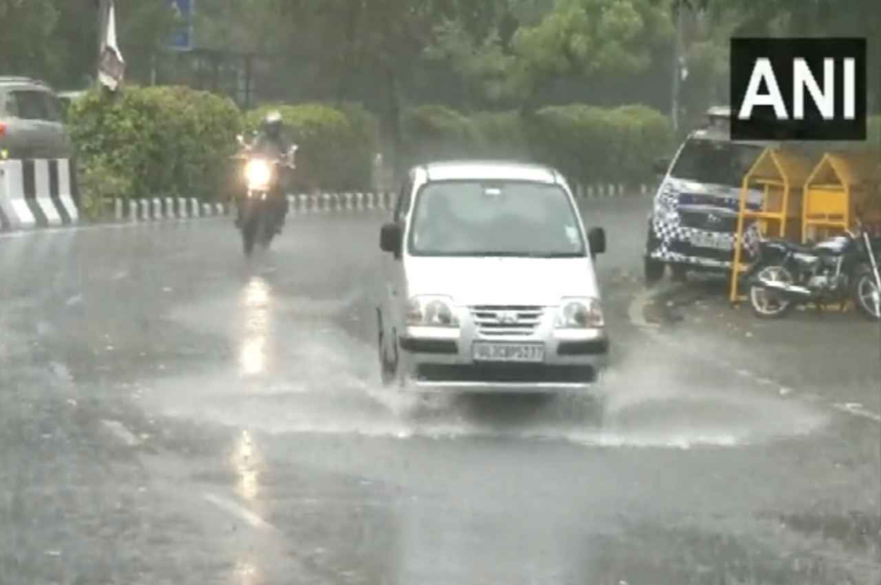 Weather Update: दिल्ली-नोएडा समेत पूरे NCR में अचानक झमाझम बारिश; क्या बिपरजॉय का असर है?