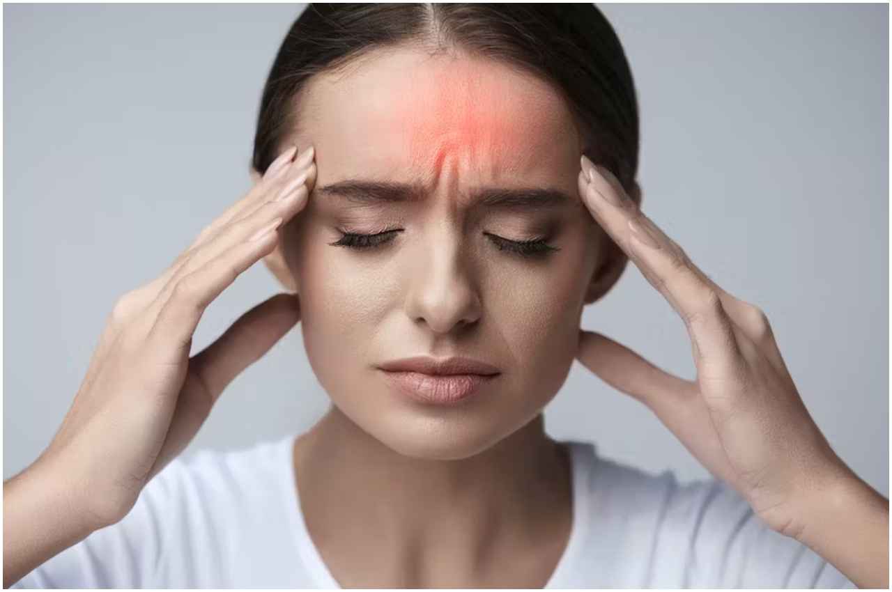 Yoga For Headache: सिर के दर्द से छुटकारा दिलाएंगे ये आसान, जल्द मिलेगा आराम