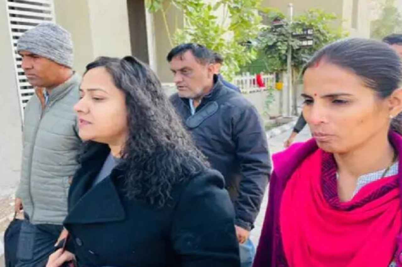 Jaipur: निलंबित ASP दिव्या मित्तल के ठिकानों पर ACB की छापेमारी, घर सीज, मामला दर्ज