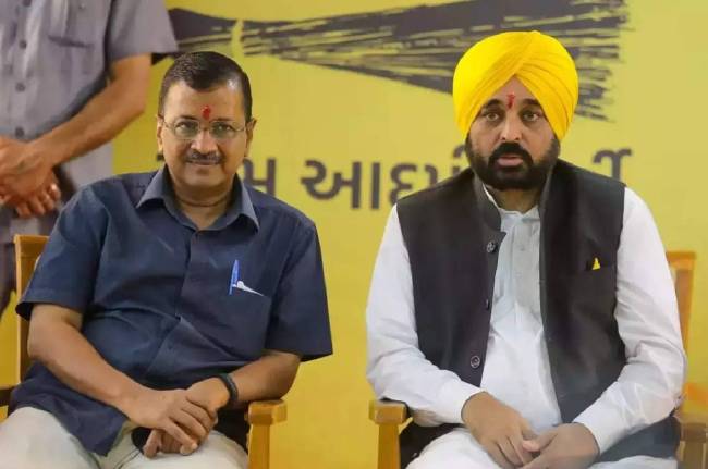 arvind kejriwal bhagwant mann in gwalior